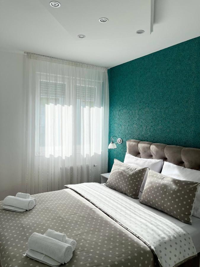 Myplace - Private Parking Apartman Novi Sad