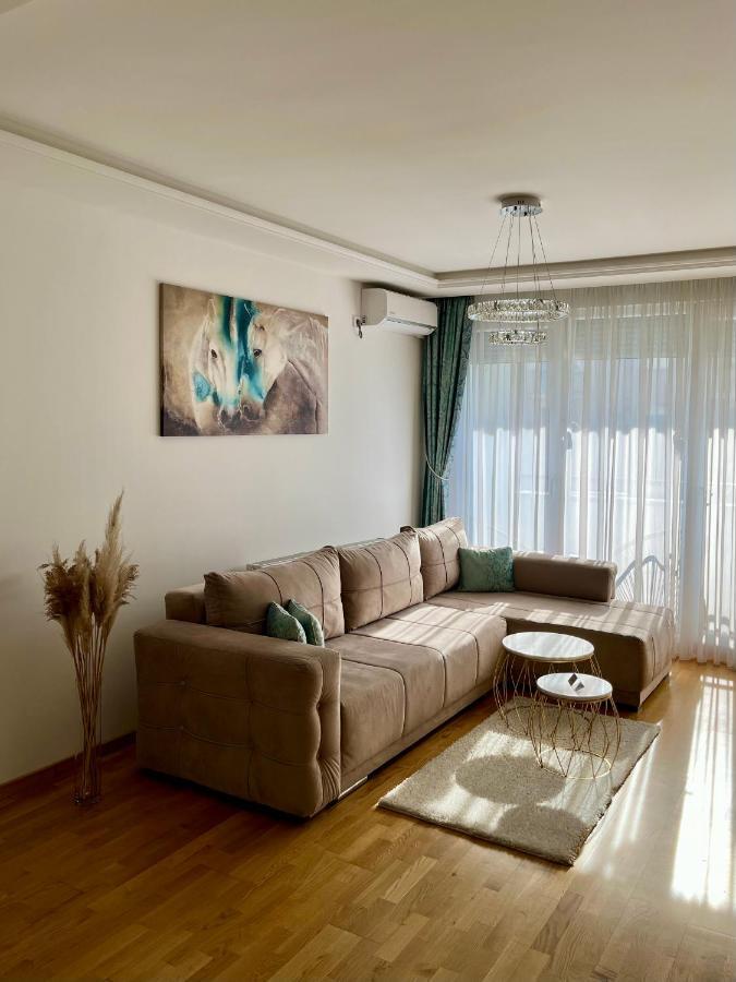 Apartman Myplace - Private Parking Novi Sad